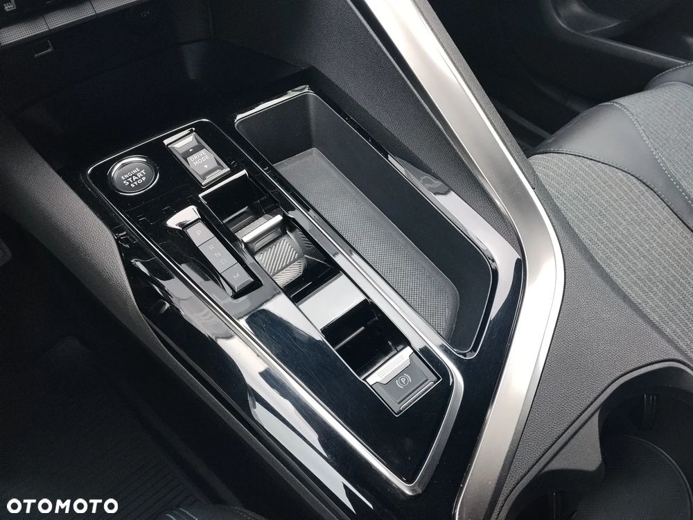 Peugeot 3008 1.5 BlueHDi Allure Pack S&S EAT8 - 16