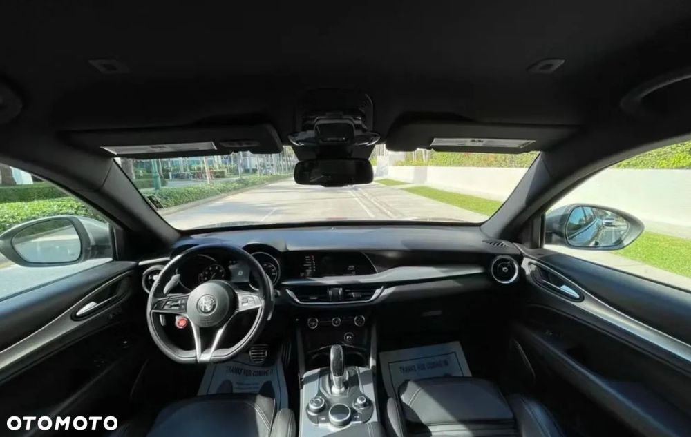 Alfa Romeo Stelvio - 13