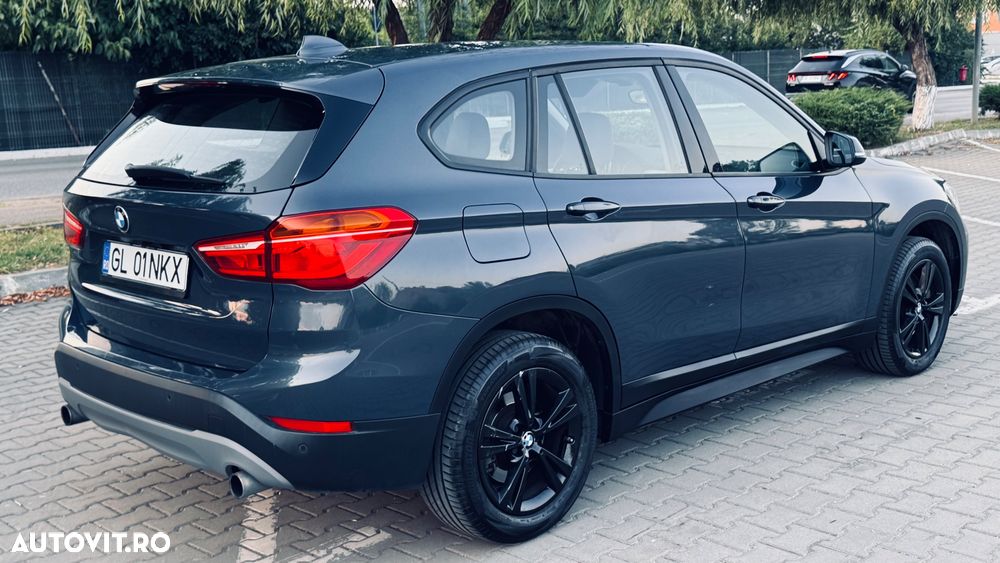 BMW X1 xDrive20i AT xLine - 17