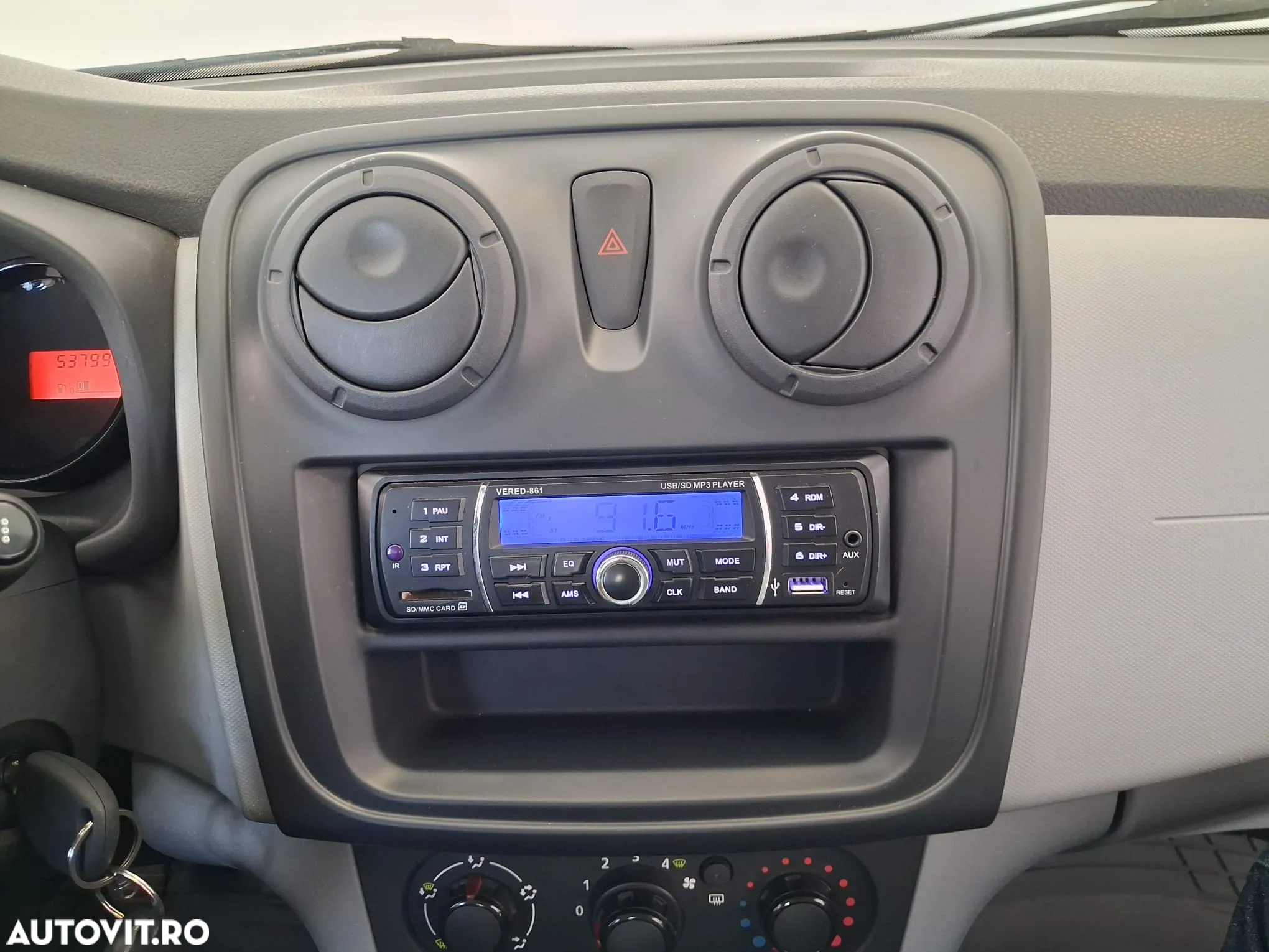 Dacia Logan 1.2 75CP Acces - 9