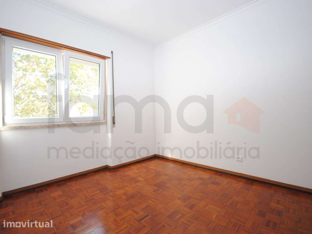 Apartamento T2 Linda-a-Velha - Grande imagem: 2/29