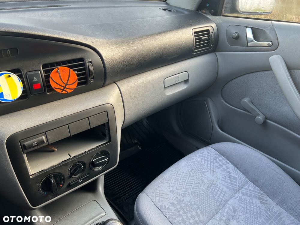 Skoda Octavia 1.6 GLX - 6