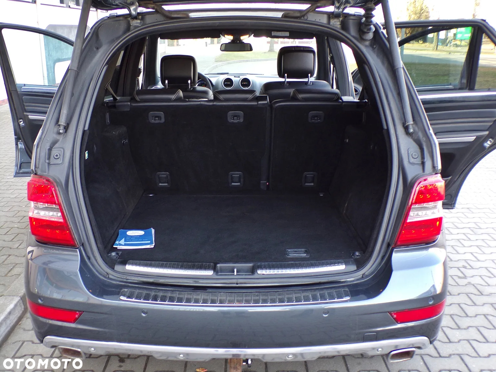 Mercedes-Benz ML 300 CDI 4Matic 7G-TRONIC DPF BlueEFFICIENCY Grand Edition - 25