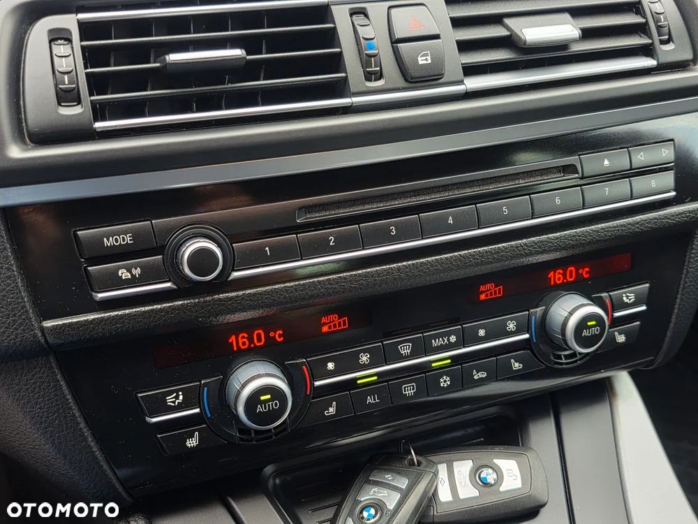 BMW Seria 5 520d - 33