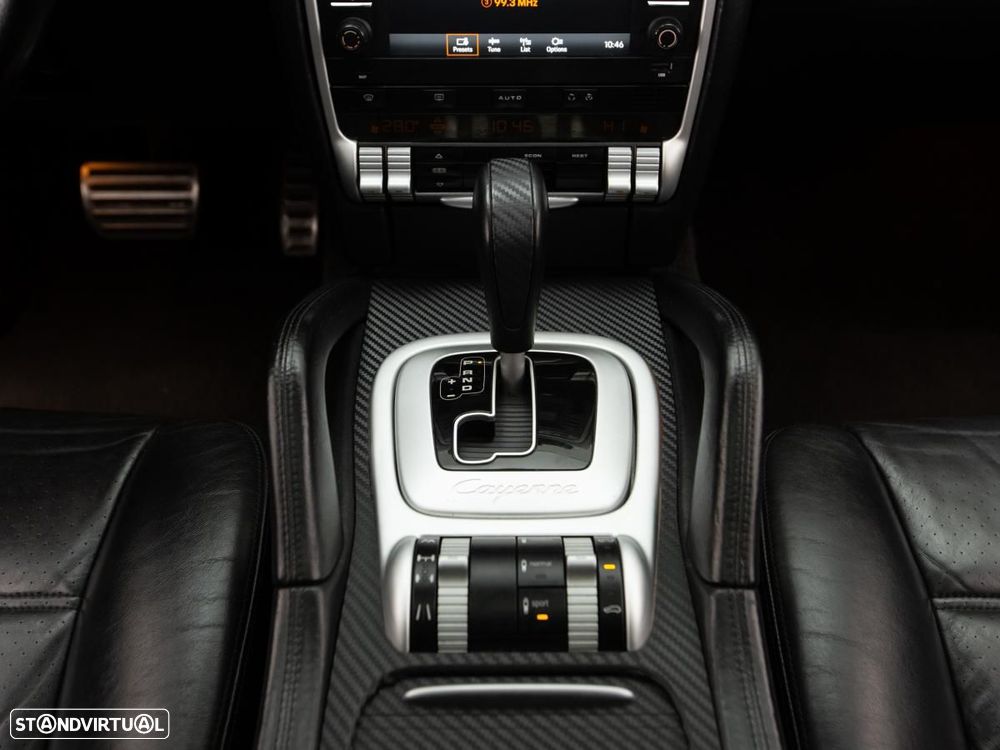 Porsche Cayenne Turbo - 16