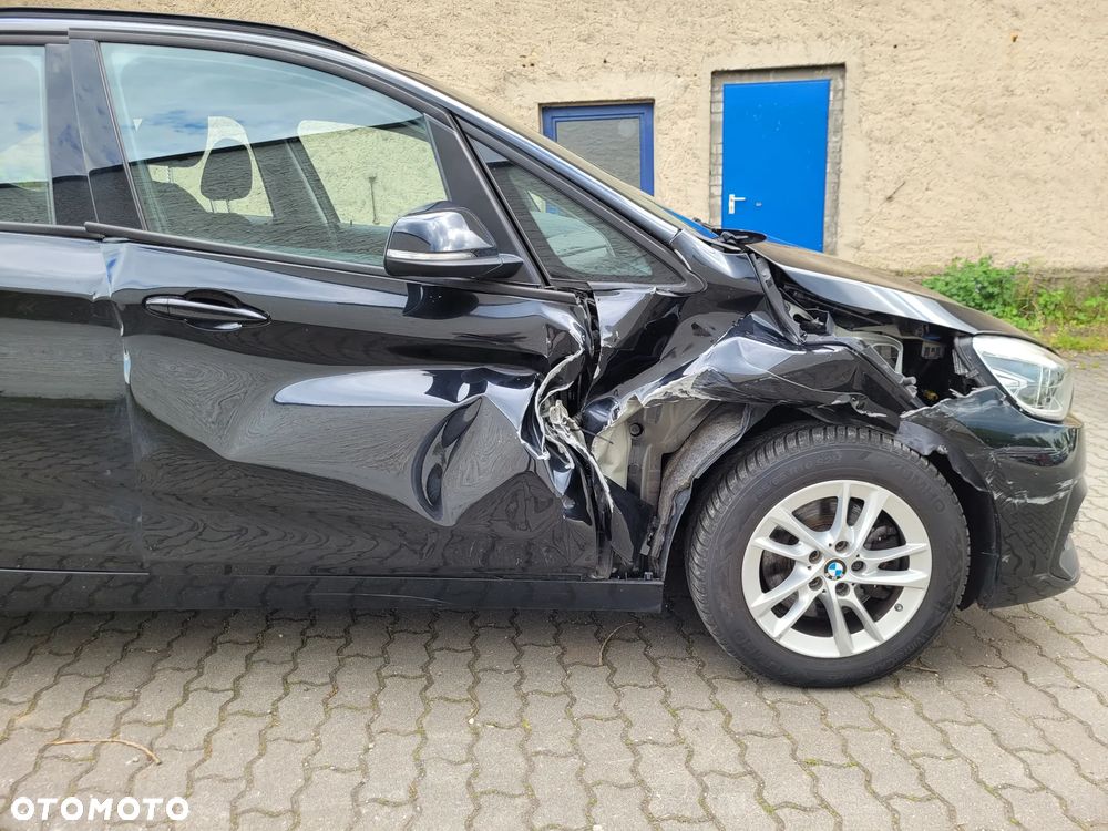 BMW Seria 2 218d - 32