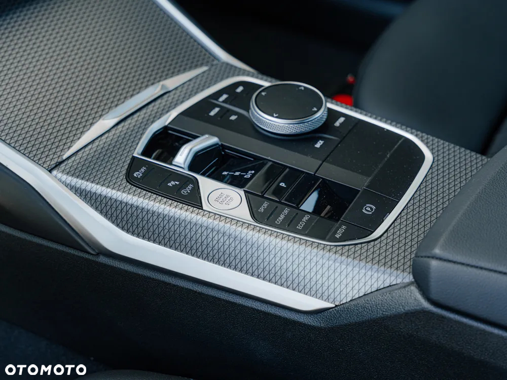 BMW Seria 3 318i M Sport - 8