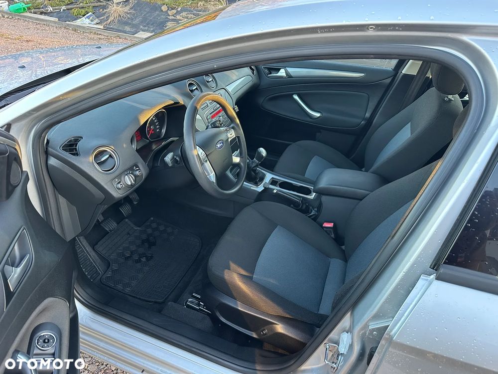 Ford Mondeo 1.6 Ambiente - 6