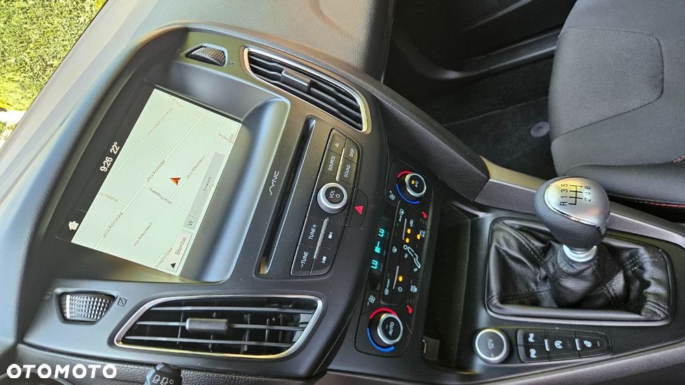 Ford Focus Turnier 1.0 EcoBoost Start-Stopp-System ST-LINE - 22