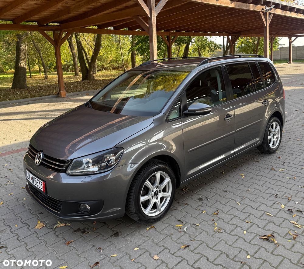 Volkswagen Touran 2011 photo 2