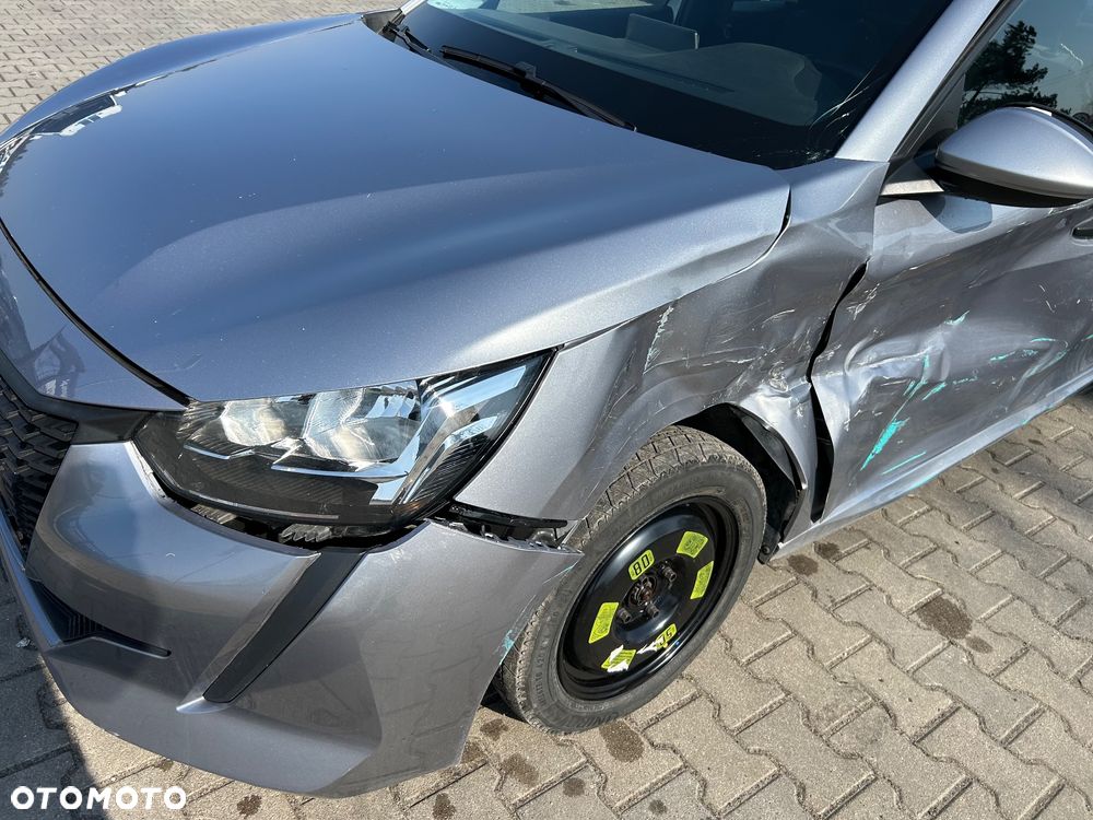 Peugeot 208 - 32