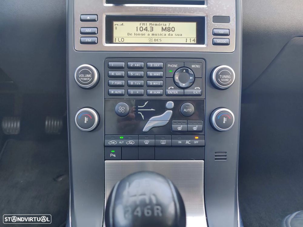 Volvo V70 2.0 D3 Momentum Start/Stop - 21