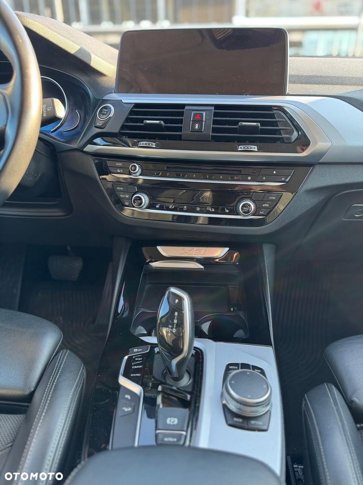 BMW X3 xDrive20d Advantage - 18