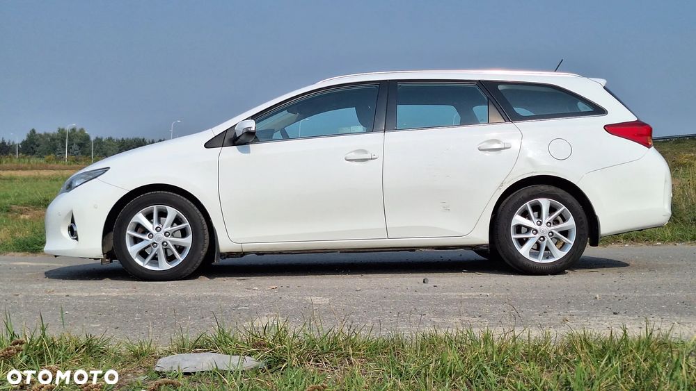 Toyota Auris 1.6 Premium - 8