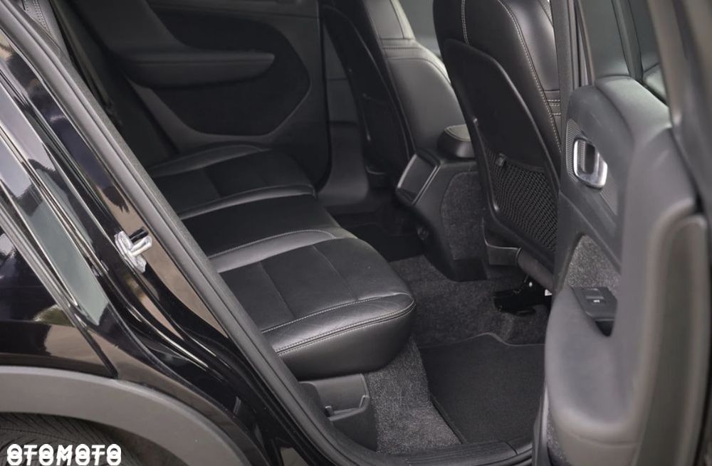 Volvo XC 40 T3 Momentum Pro - 27