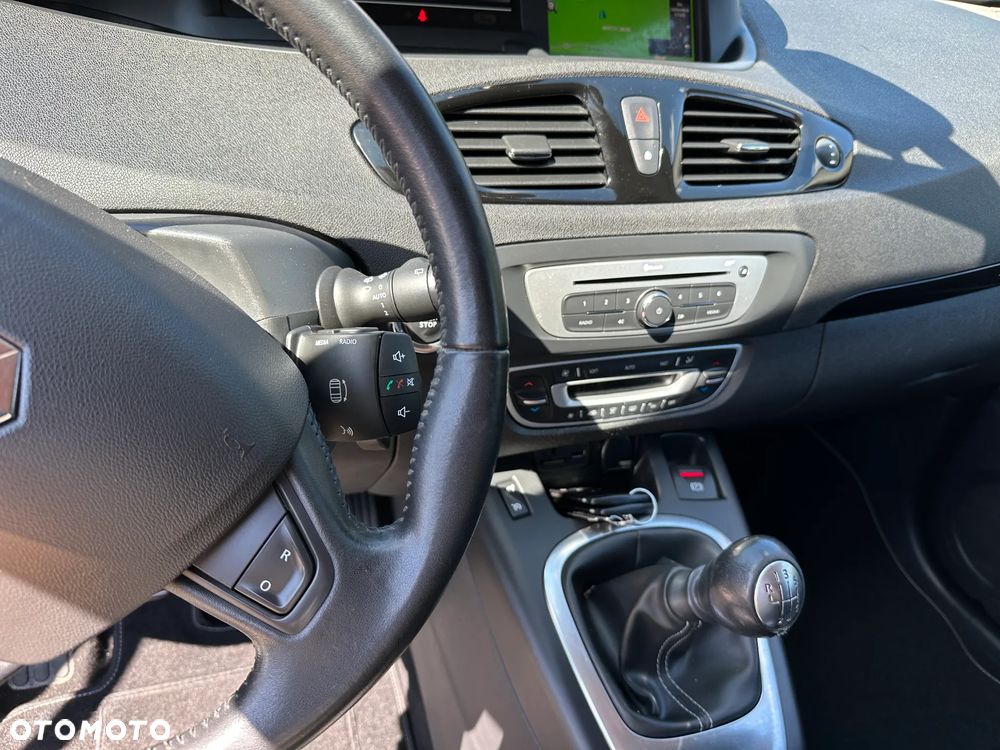 Renault Grand Scenic - 9