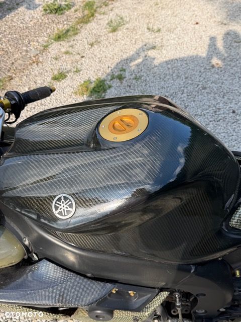 Yamaha R1 - 20