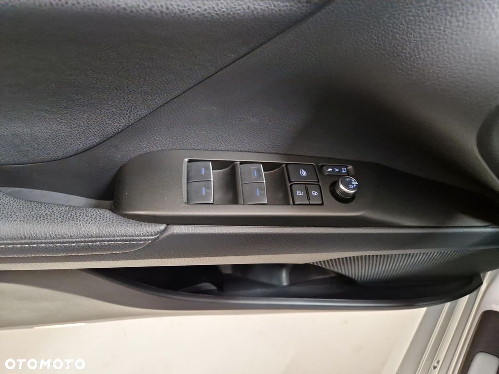 Toyota Camry 2.5 Hybrid Executive CVT - 21