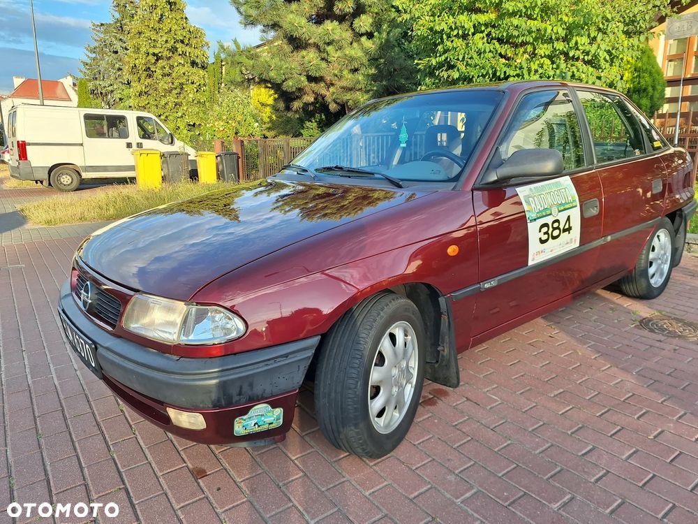 Opel Astra 1.4 GL - 2