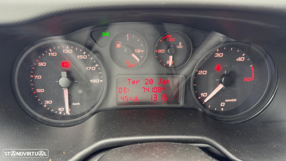 Iveco 35C16 3.0 C/PLATAFORMA - 9