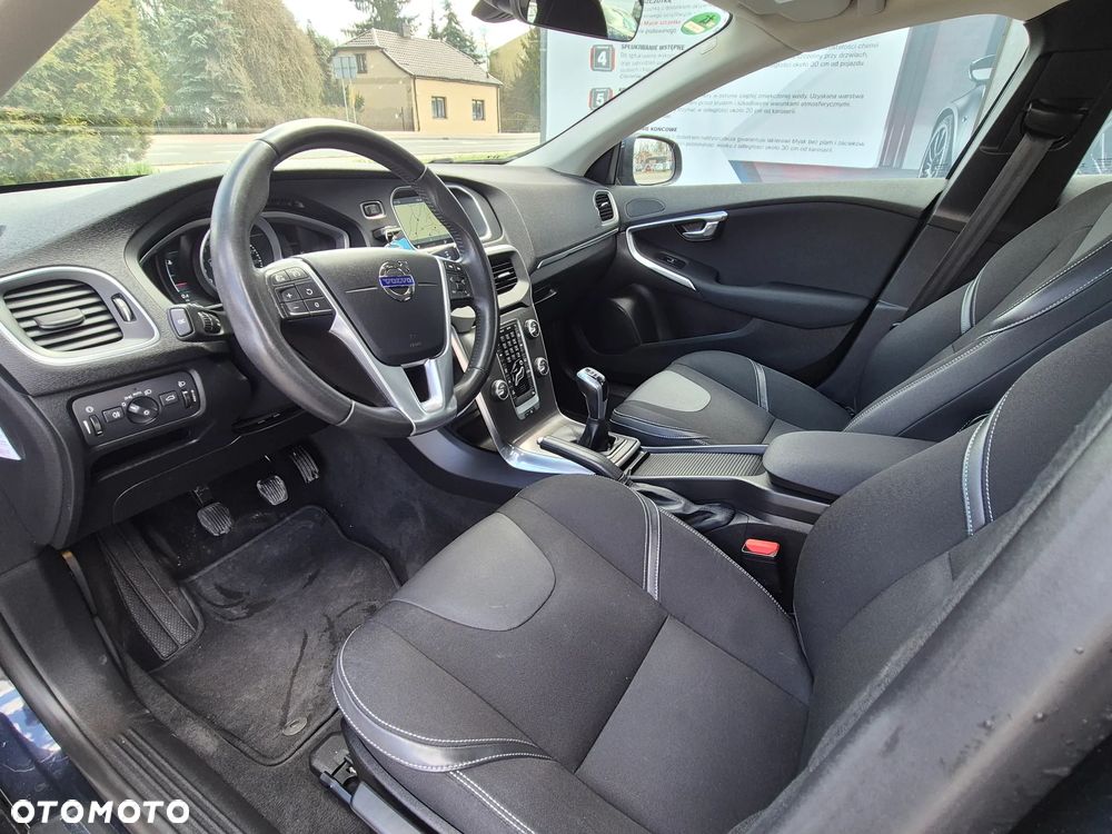 Volvo V40 D2 Momentum - 26