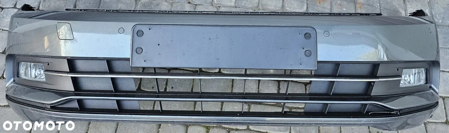 VW Passat B8  zderzak  przód  przedni  LR7H - 4