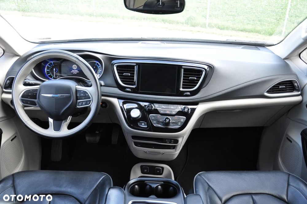 Chrysler Pacifica - 13