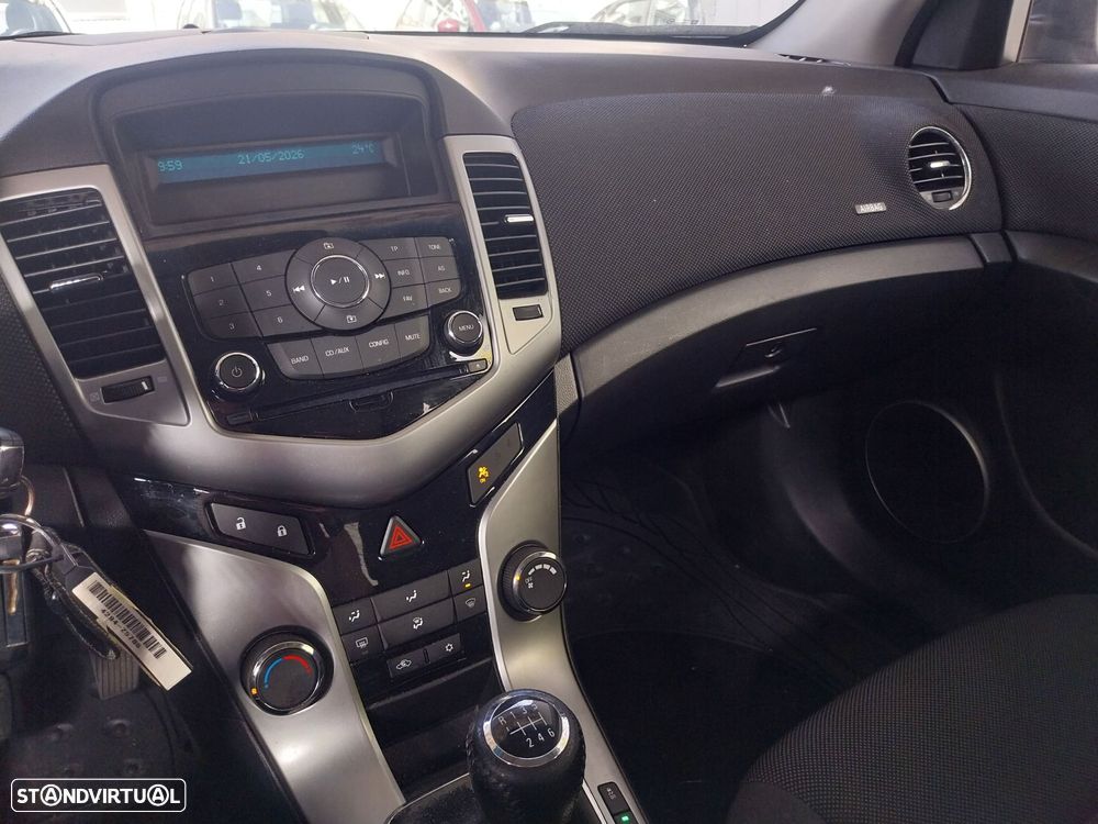 Chevrolet Cruze 1.7 VCDi LT - 8