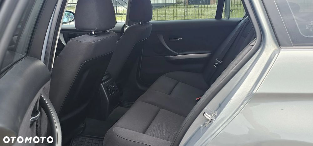 BMW Seria 3 320d - 5