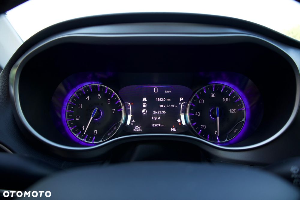 Chrysler Pacifica - 10