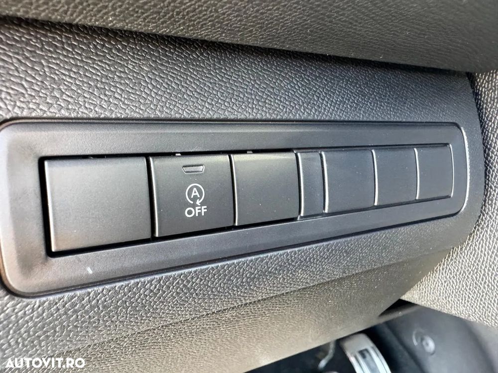 Peugeot 308 SW 1.5L BlueHDI EAT8 GT - 35