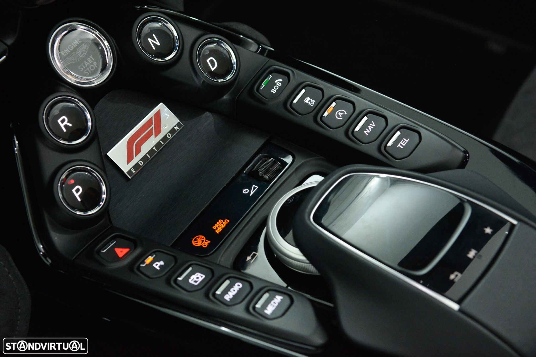 Aston Martin Vantage Roadster V8 F1 Edition - 37