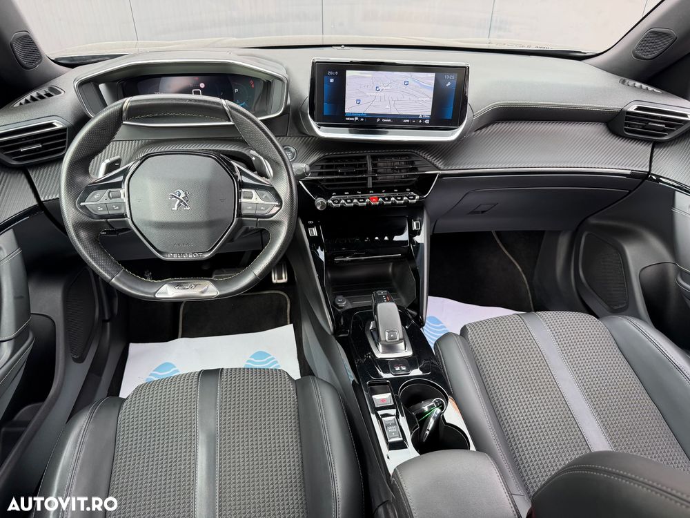 Peugeot 2008 1.2 L PureTech STT EAT8 GT Line - 11