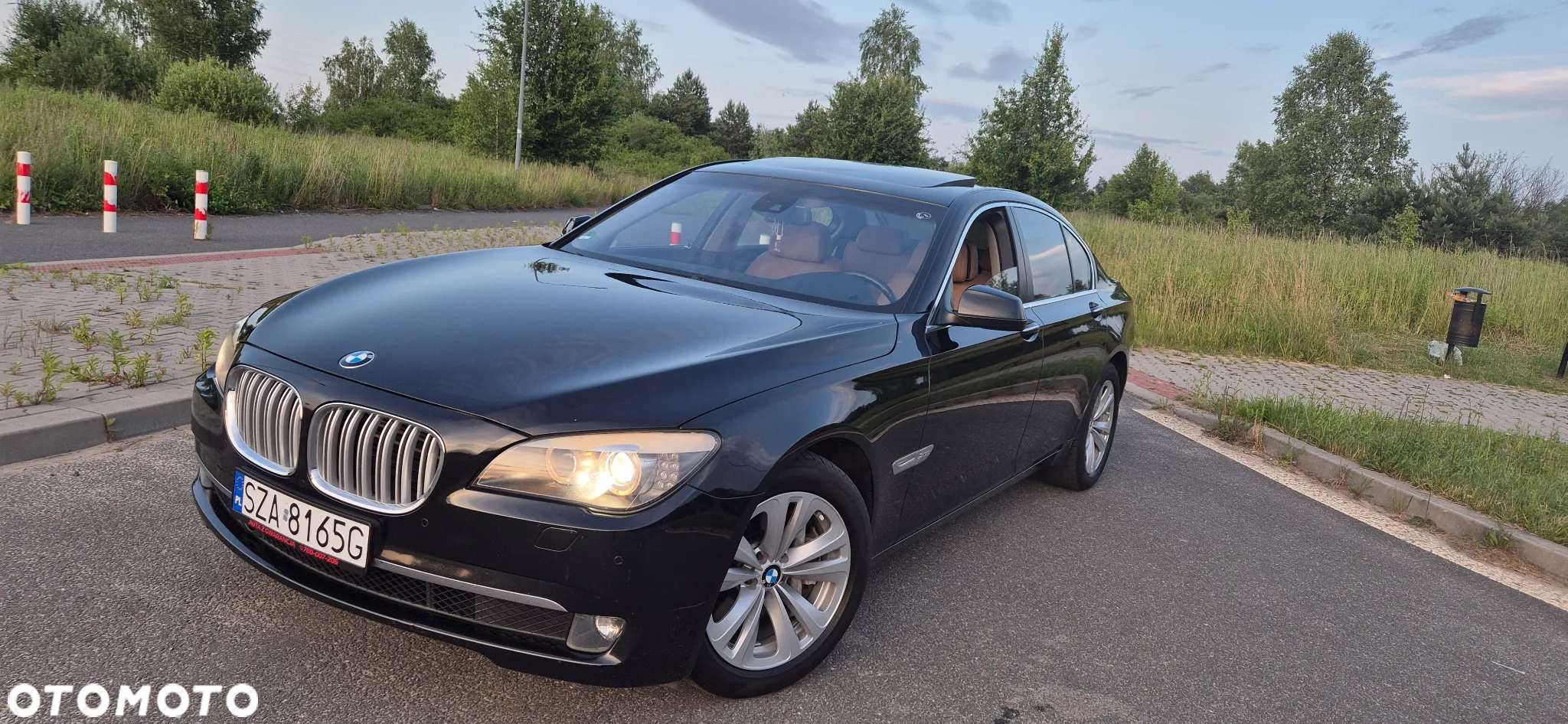 BMW Seria 7 750i xDrive - 2