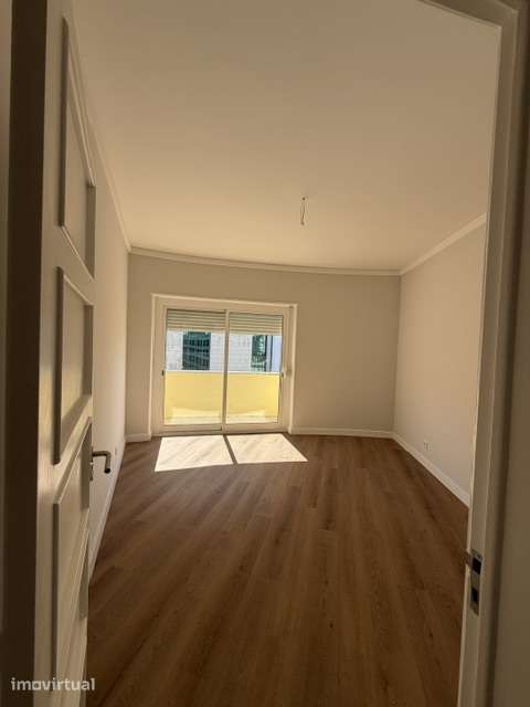 Apartamento recuperado e remodelado, junto do Bairro de São Miguel. - Grande imagem: 3/17