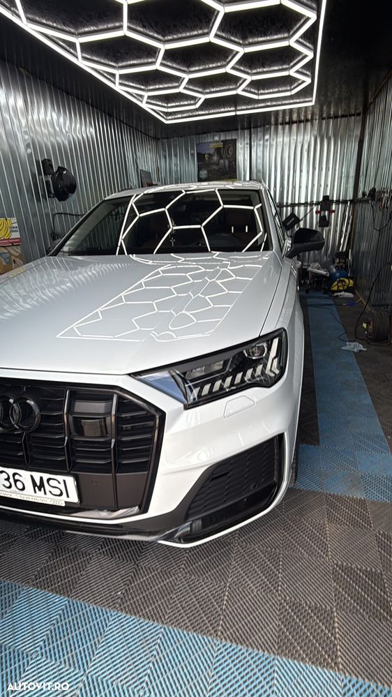 Audi Q7 - 7