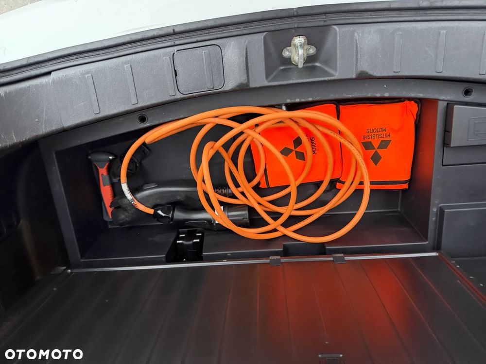 Mitsubishi Outlander 2.0 4WD - 22