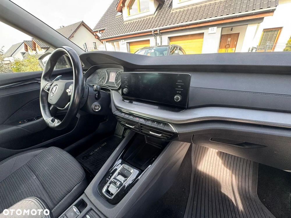 Skoda Octavia 2.0 TDI Ambition DSG - 23