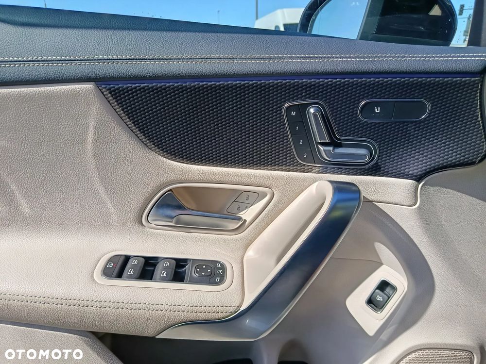 Mercedes-Benz CLA 220 Progressive 7G-DCT - 11