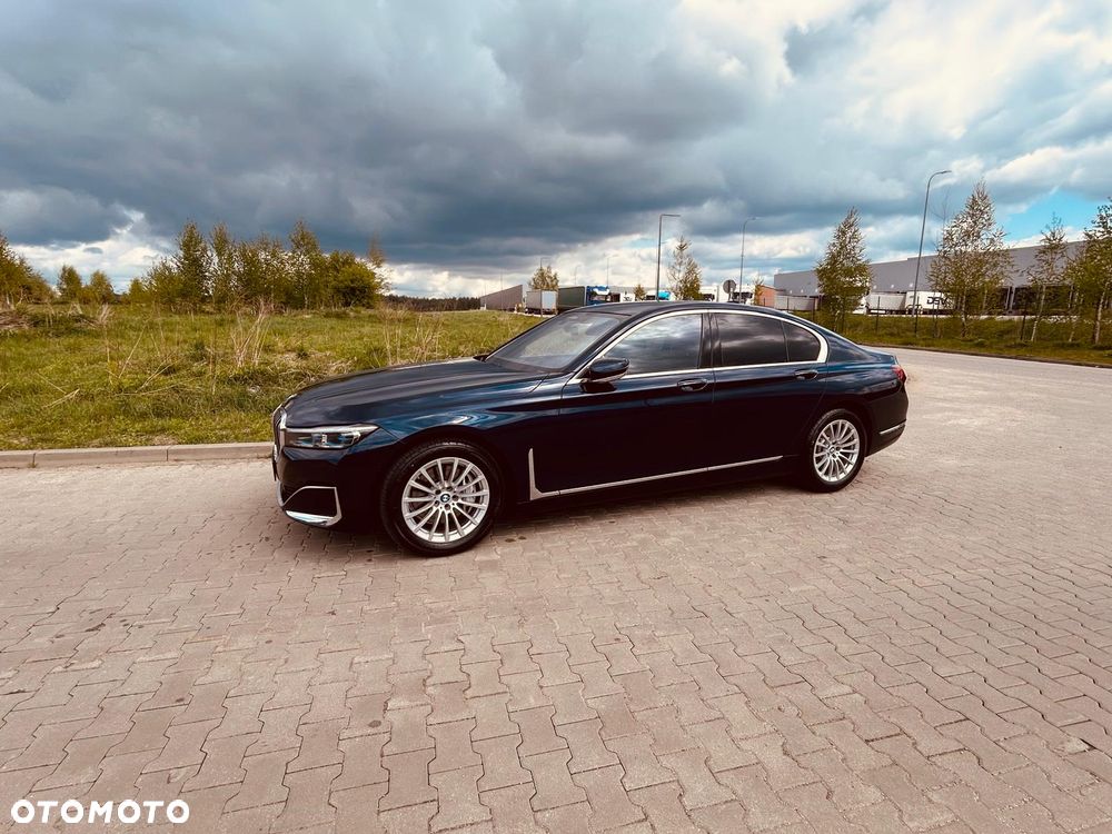 BMW Seria 7 730d xDrive mHEV - 4