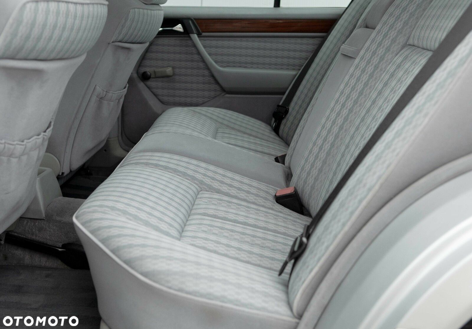 Mercedes-Benz W124 (1984-1993) - 30