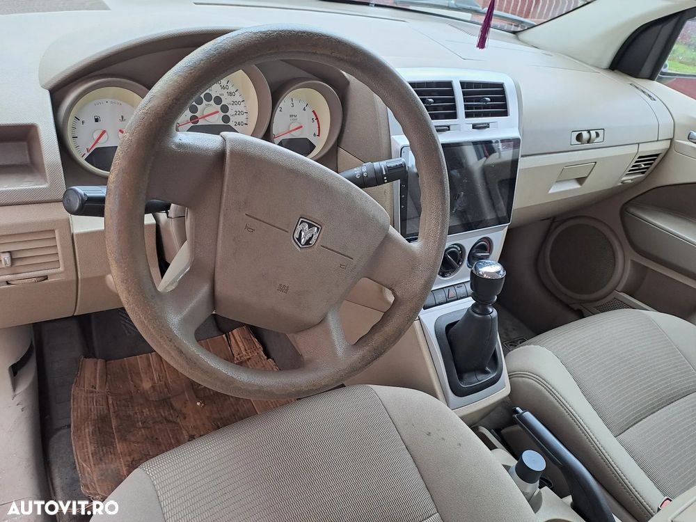 Dodge Caliber - 7