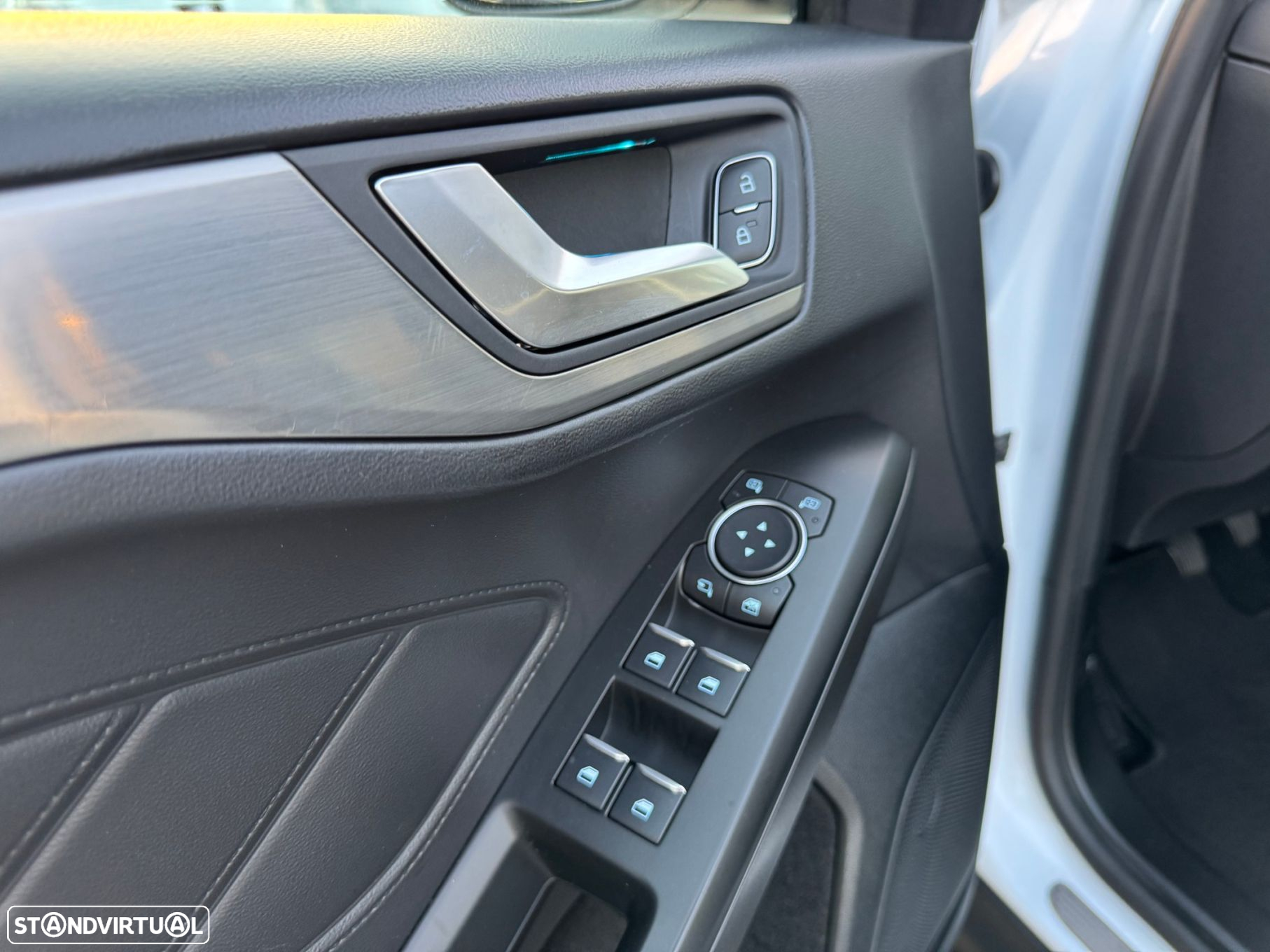Ford Focus 1.5 TDCi EcoBlue Titanium - 26