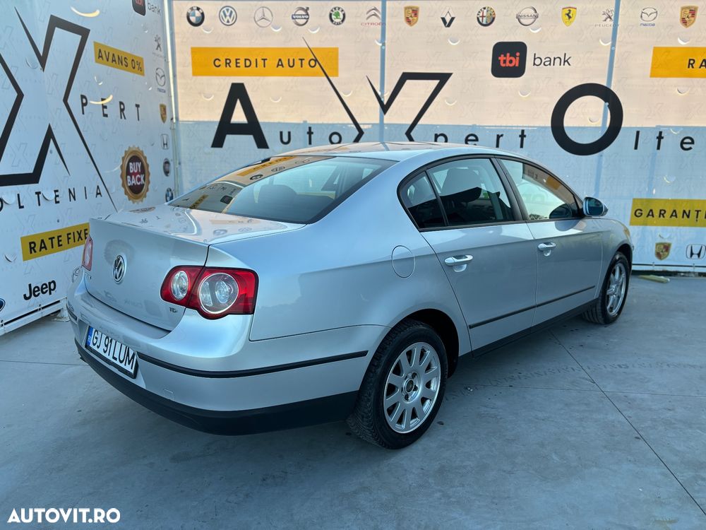 Volkswagen Passat 1.9 TDI Comfortline - 4