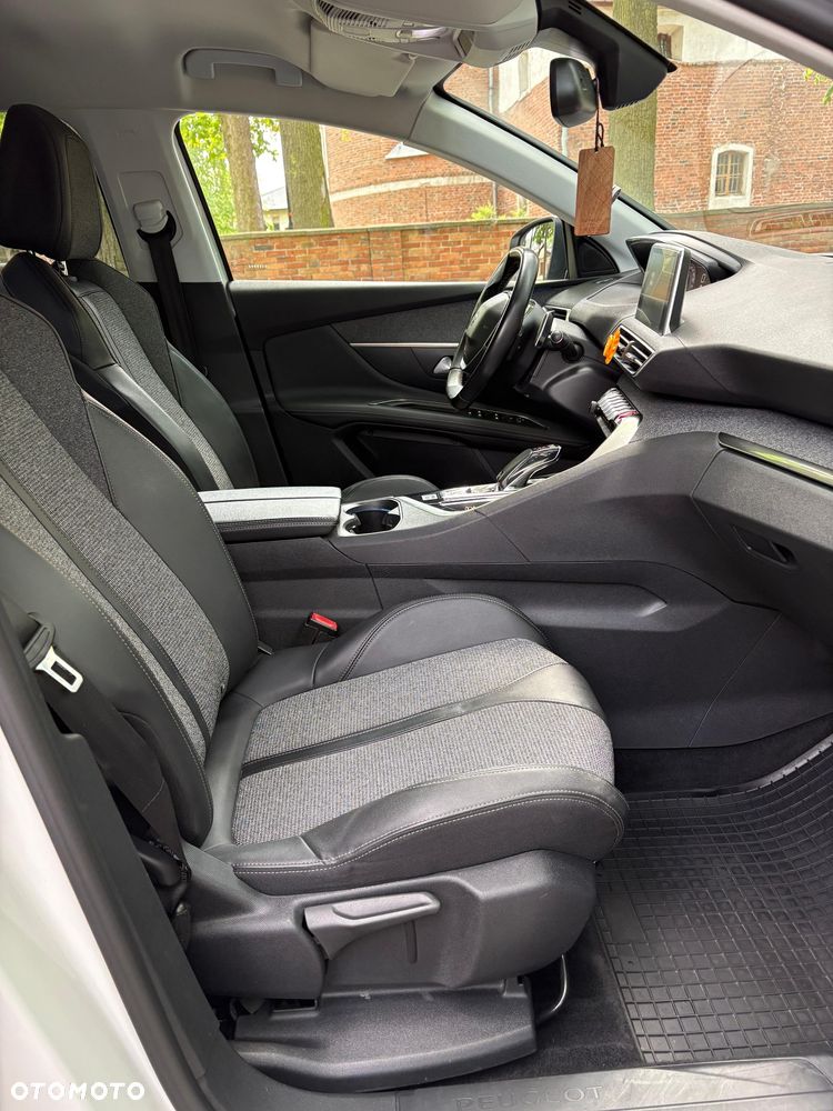 Peugeot 3008 1.2 PureTech Active S&S EAT6 - 7