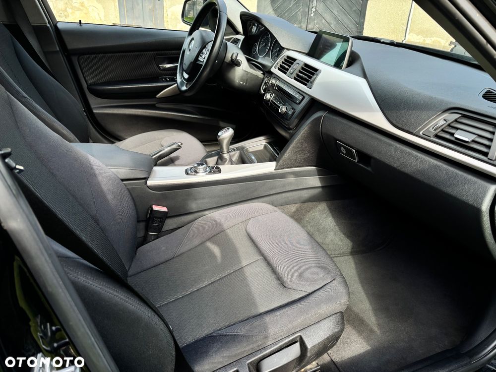 BMW Seria 3 316d - 13