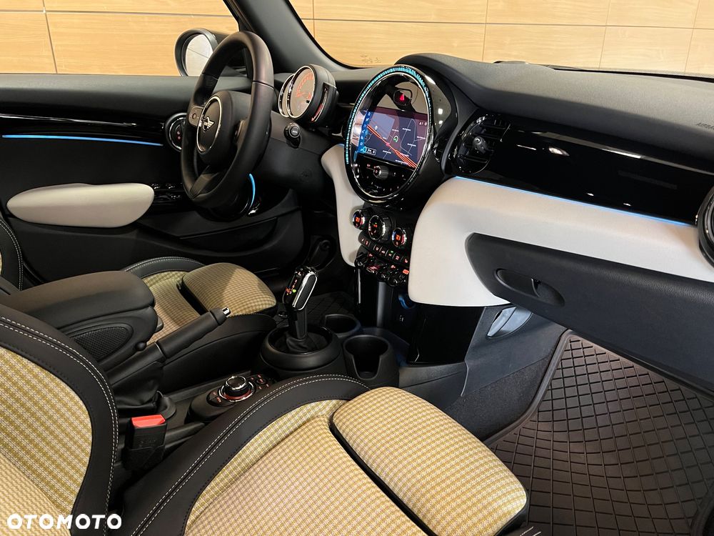 MINI Cooper Standard - 10