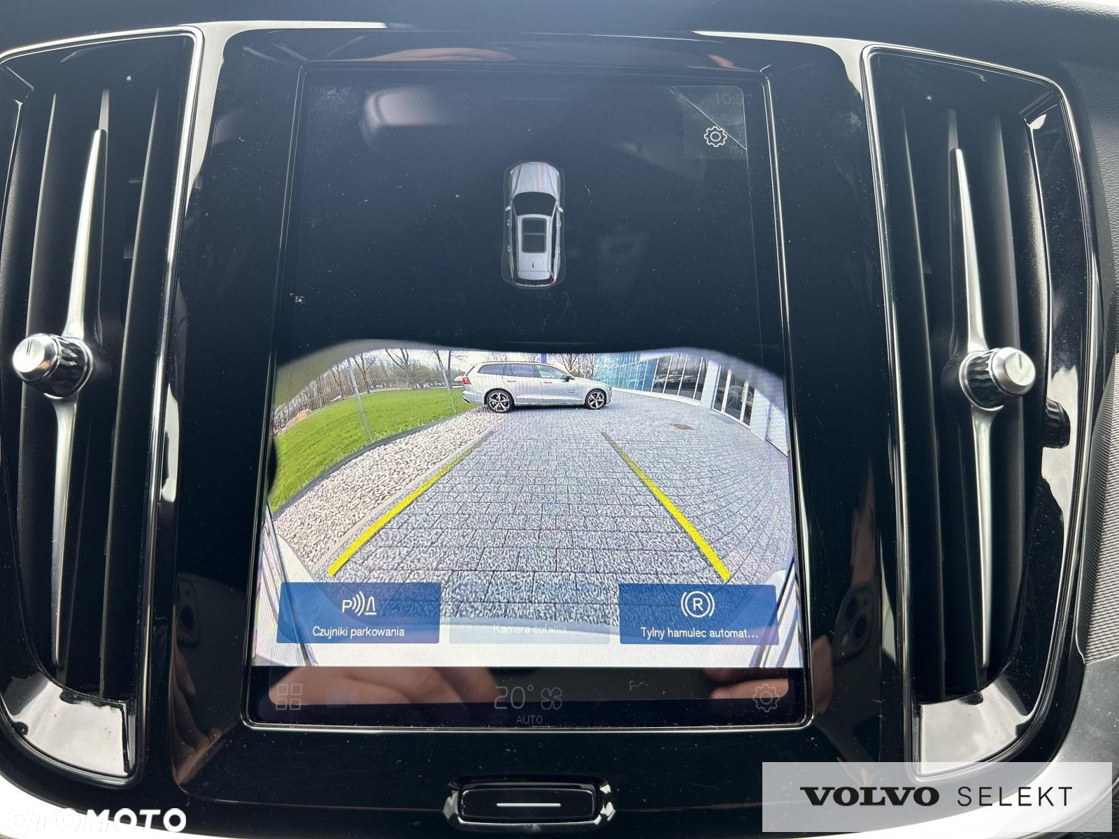 Volvo V60 Cross Country - 23
