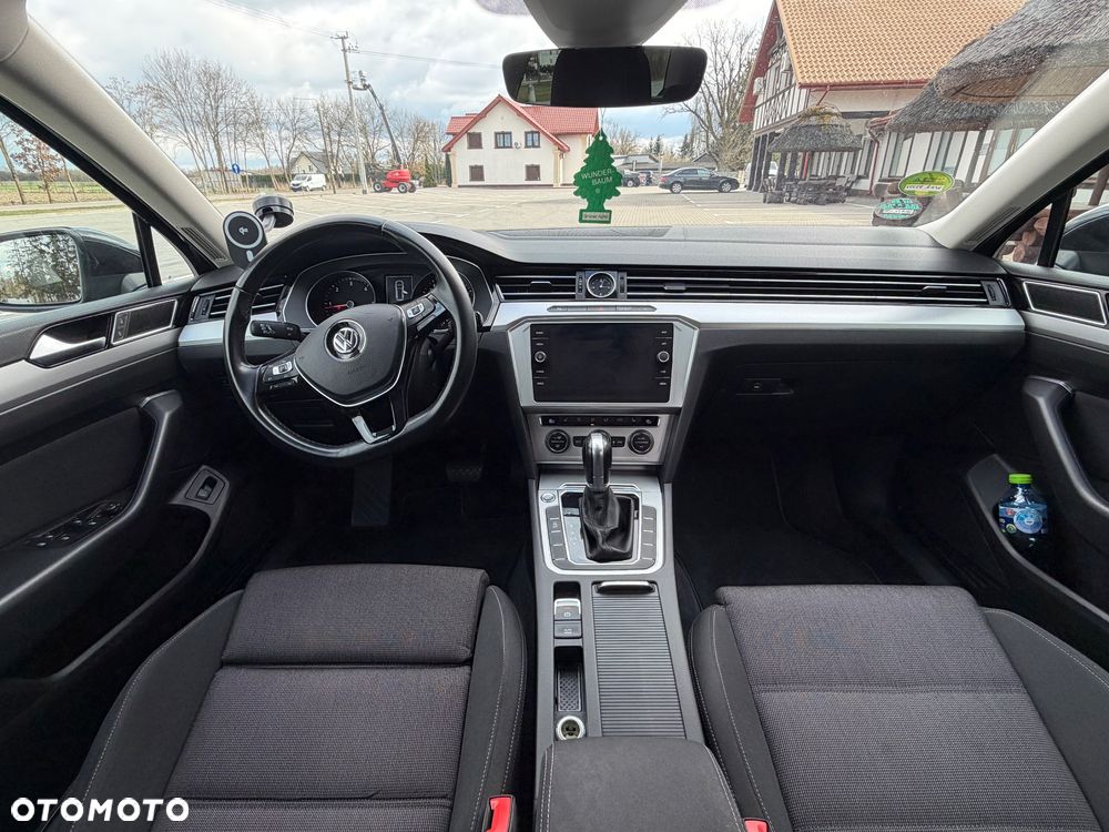 Volkswagen Passat 2.0 TDI SCR DSG Business - 31