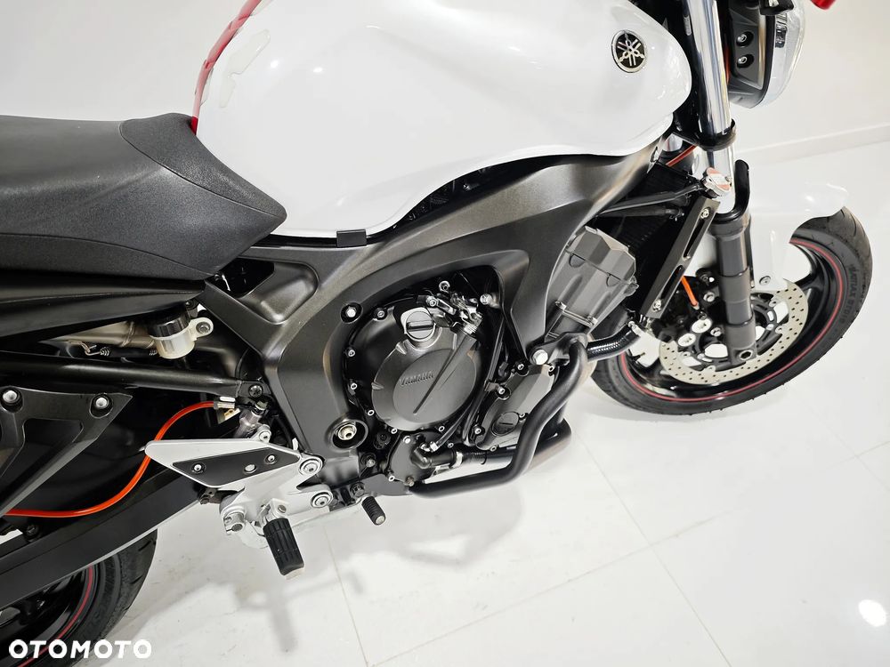 Yamaha FZ - 12